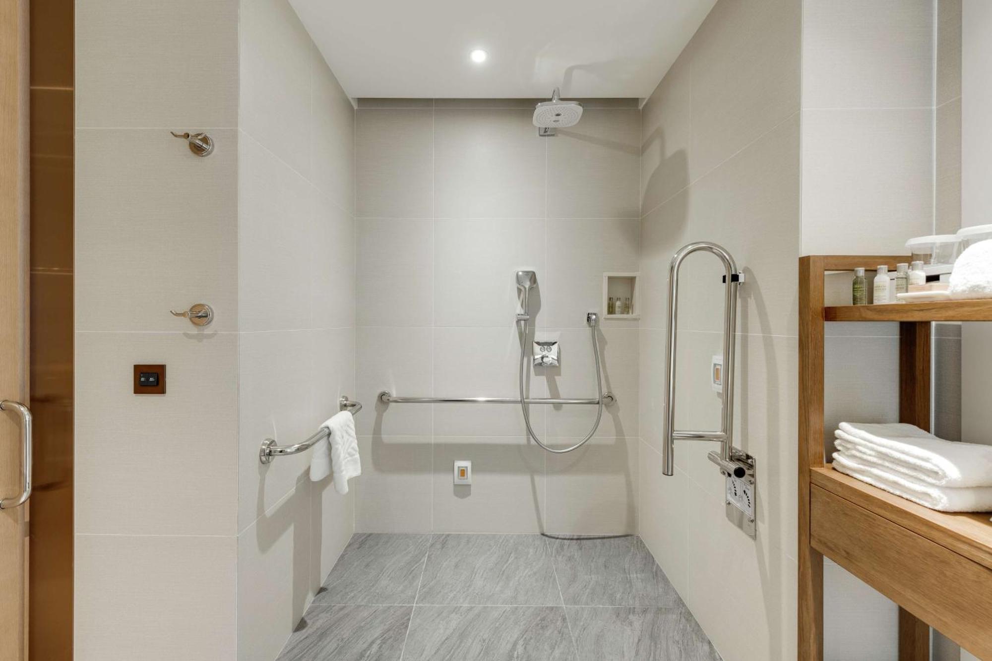 Doubletree By Hilton Taipei Zhongshan Eksteriør bilde